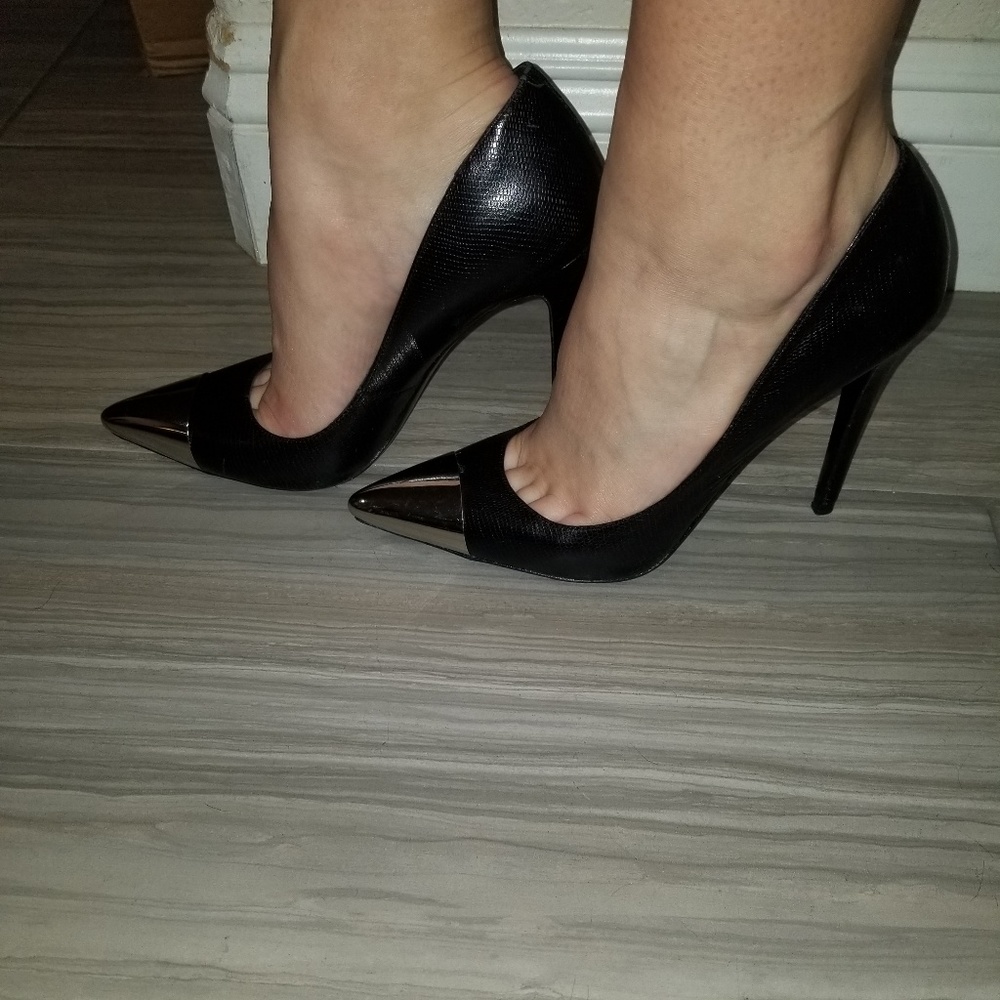 NICHOLAS black leather stiletto